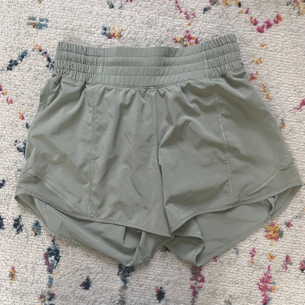 Lululemon Hotty Hot HR 4” Short